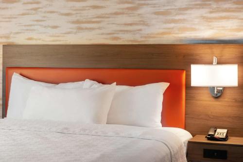 Postel nebo postele na pokoji v ubytování Home2 Suites By Hilton New Albany Columbus