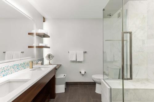 The Art Hotel Denver, Curio Collection by Hilton Image