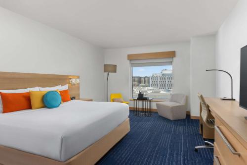 The Art Hotel Denver, Curio Collection by Hilton Image