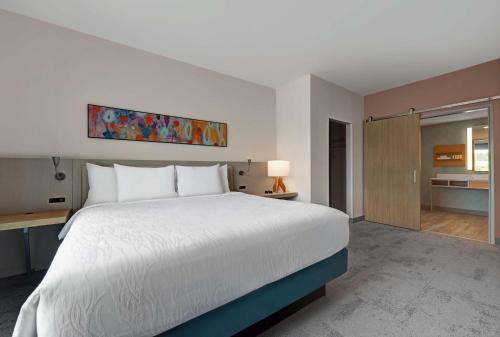 Letto o letti in una camera di Hilton Garden Inn Manassas