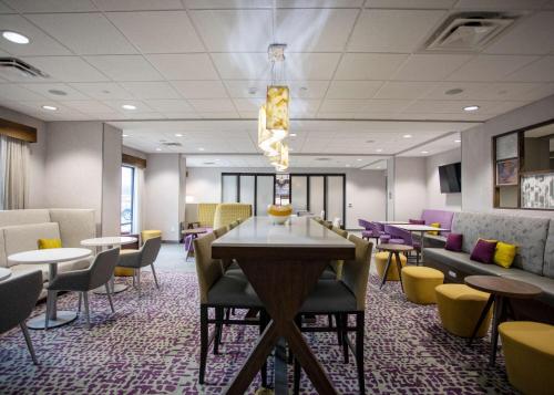 O zonă de relaxare la Hampton Inn Lexington, Tn