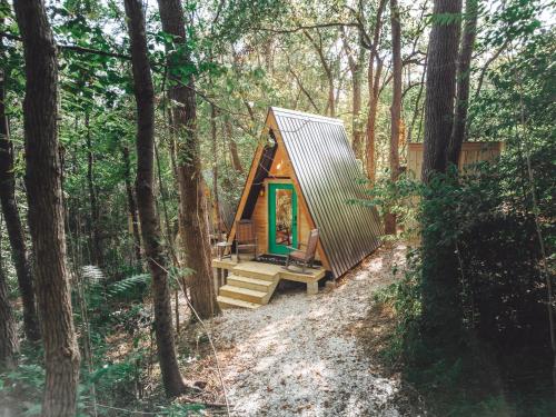 Taman di luar The Green Glamping Getaway