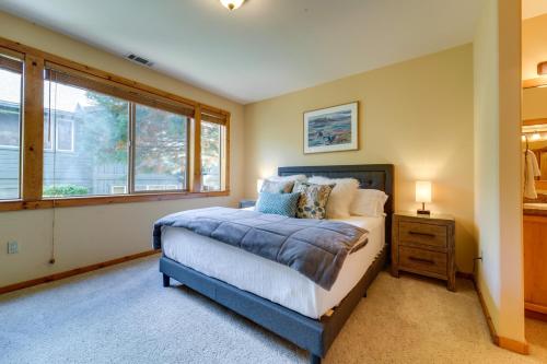 a bedroom with a bed and a window at Boulders Truckee Condo Near Donner Lake and Skiing! in Truckee