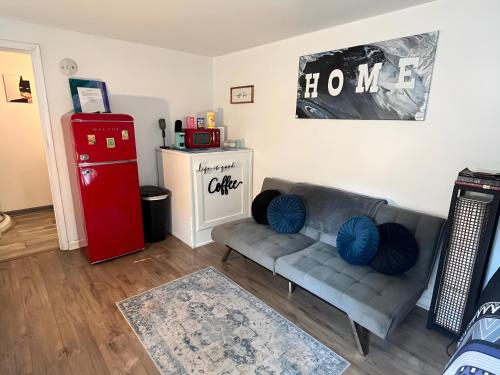 Cozy King Bed Studio – Photos 3