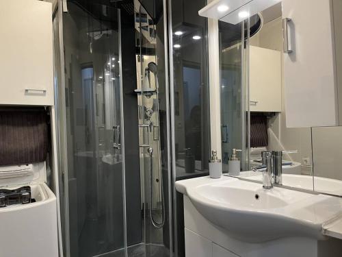 Koupelna v ubytování Appartement fonctionnel à Villard-de-Lans, balcon, parking gratuit - FR-1-548-40