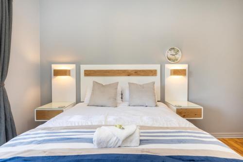 Ein Bett oder Betten in einem Zimmer der Unterkunft On The Hills