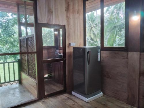 Фотография из галереи Green Herbal Ayurvedic Eco-Chalets в Галле