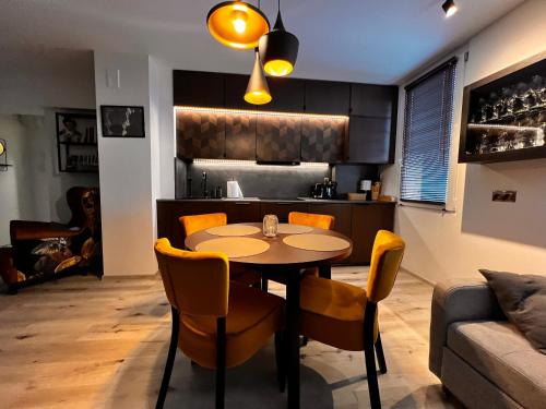 Χώρος καθιστικού στο Apartamenty Manhattan Łódź Piotrkowska