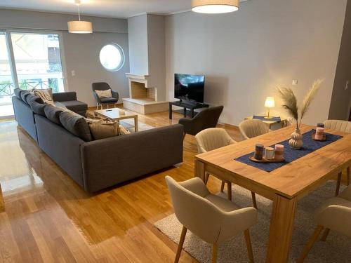 Classy 3BR with 2 Bathrooms Apartment in Marousi