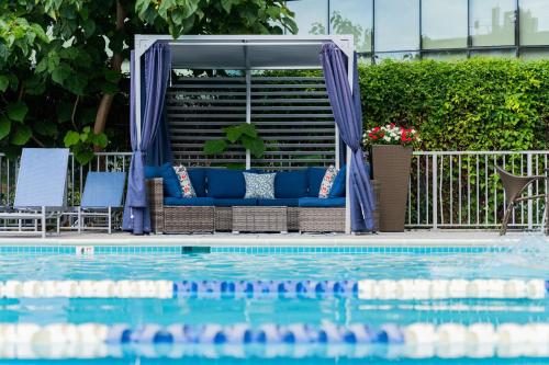 Kolam renang di atau dekat dengan Washington Hilton