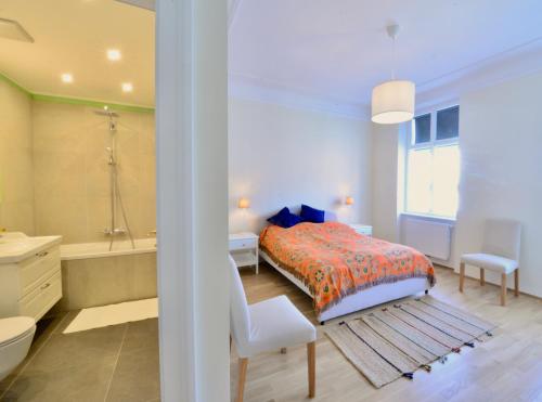 Spacious and Comfy With 3 Bedrooms