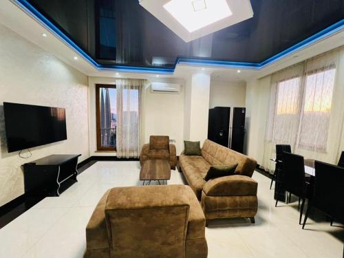 Современная и Просторная Квартира в Самом ЦЕНТРЕ/ Modern Large Apartment In City Center