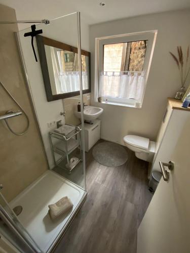 Ένα μπάνιο στο Gemütliche Wohnung zum Wohlfühlen