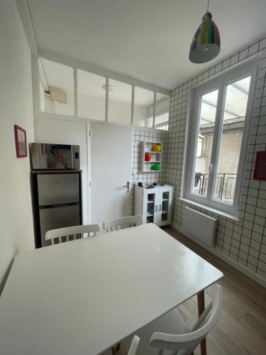 Kuchyň nebo kuchyňský kout v ubytování T2 hyper centre avec parking - Entrée Sud