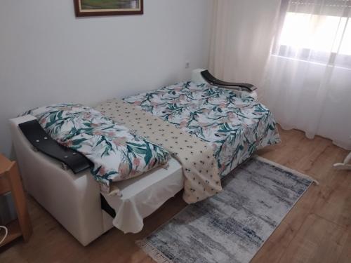 Ένα ή περισσότερα κρεβάτια σε δωμάτιο στο Apartman LISA