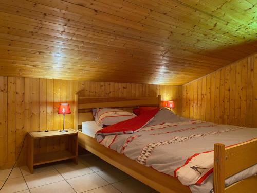 Posteľ alebo postele v izbe v ubytovaní Appartement spacieux à Châtel proche centre, 7 couchages, balcon sud, parking, Multi Pass inclus! - FR-1-693-58