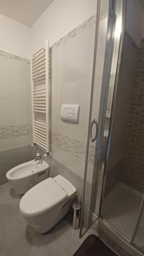 Bilik mandi di Appartamento B&B La Meta