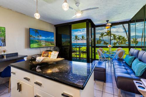 Χώρος καθιστικού στο Enjoy Your Oceanside Dream at Kihei Surfside