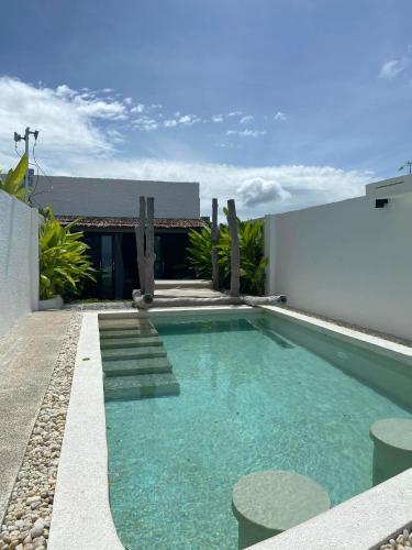 Bazén v ubytování El Nido Bayview Resort nebo v jeho okolí