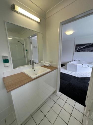 Koupelna v ubytování Logan City Motor Inn
