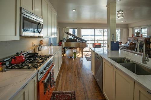 Lovely Lakeside Lodge – Photos 3