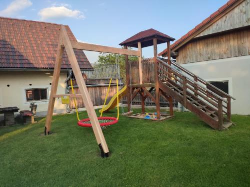 Zona de juegos infantil en Ferienhaus Reisinger Promschhof