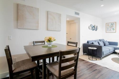 Luxury 2Bed/2Bath Apt in West Hollywood w/ Rooftop photo 5