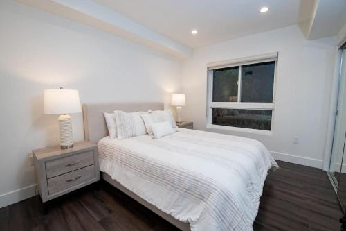 Luxury 2Bed/2Bath Apt in West Hollywood w/ Rooftop photo 22