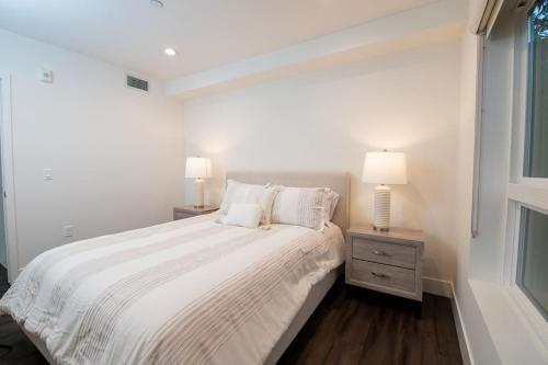 Luxury 2Bed/2Bath Apt in West Hollywood w/ Rooftop photo 23