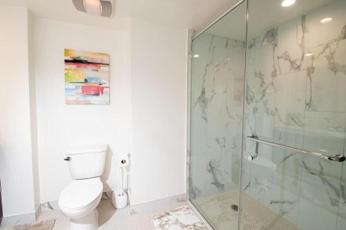 Luxury 2Bed/2Bath Apt in West Hollywood w/ Rooftop photo 30