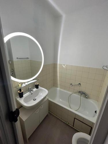 ห้องน้ำของ Résidence Aosta - Appartement à moins de 100m de la plage