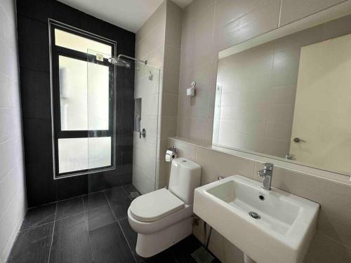 Ένα μπάνιο στο Trigon Luxury Residence 14pax 4R3B High Floor