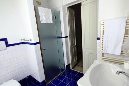 Ένα μπάνιο στο Villa Fazi - Liberty Style Villa With Private Pool & Park