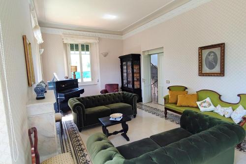 Χώρος καθιστικού στο Villa Fazi - Liberty Style Villa With Private Pool & Park