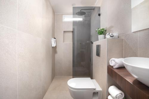 Kylpyhuone majoituspaikassa La suite Eilat