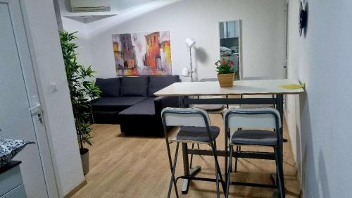 LEOMI Apartment