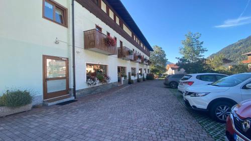 Nespecifikovaný výhled na hory nebo výhled na hory při pohledu z hotelu
