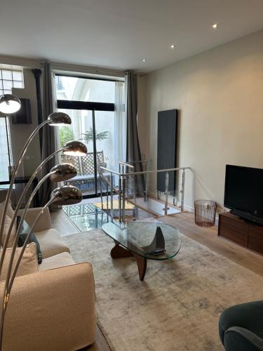 Canal Saint Martin apartments