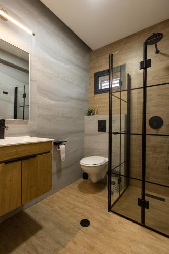 Ванная комната в Luxury Central Old Town Apartment