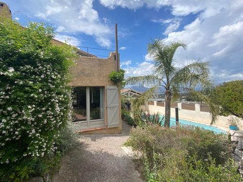 Photo de la galerie de l'établissement Joli rez-de-villa 80 m2 proche mer, à Carqueiranne