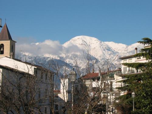 a view of a city with a mountain in the background at Casa Stanzian in Gessopalena
