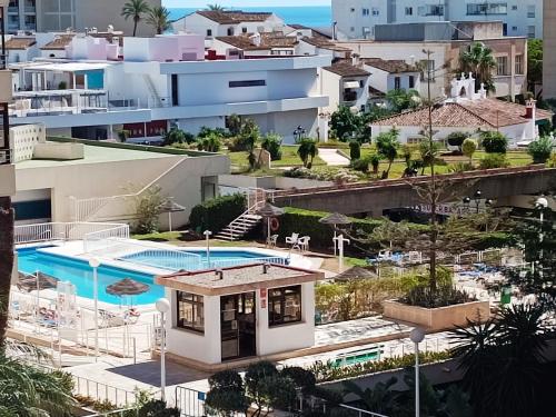 NOG - Apartment with Terrace and Pool in the Heart of Torremolinos - AC and Lift