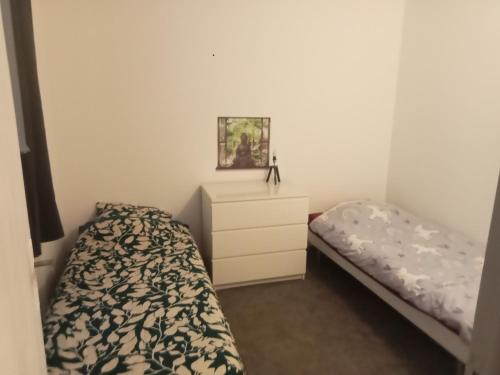 Tempat tidur dalam kamar di Eco domaine 12hectares meublé pour 6 personnes