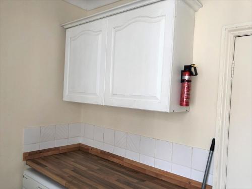 Spacious West London 2 Bedroom Apartment photo 34
