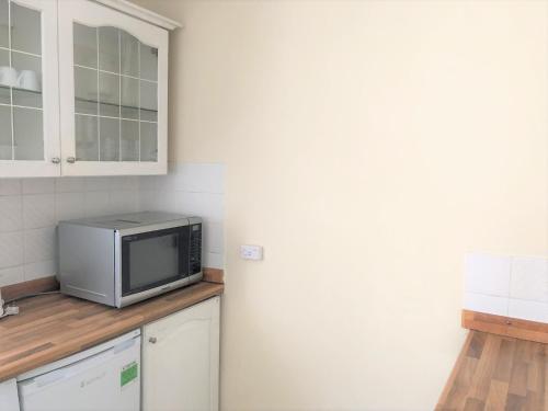 Spacious West London 2 Bedroom Apartment photo 35