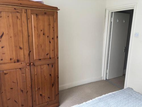 Spacious West London 2 Bedroom Apartment photo 40