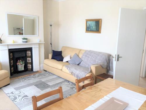 Spacious West London 2 Bedroom Apartment photo 45