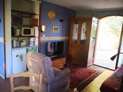 Photo de la galerie de l'établissement Gîte indépendant - services dîner et petit-déjeuner possible, à Deyme