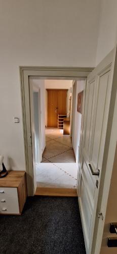 Ένα ή περισσότερα κρεβάτια σε δωμάτιο στο City center apartment Thomas No1