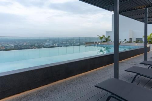 Πισίνα στο ή κοντά στο Lennox Beautiful 2 Bed